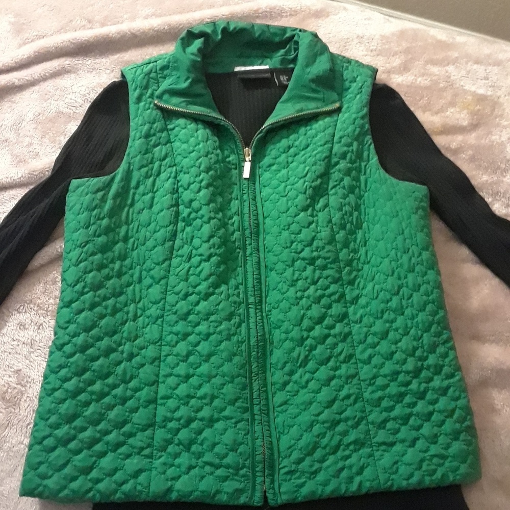 Green vest - Picture 3 of 7